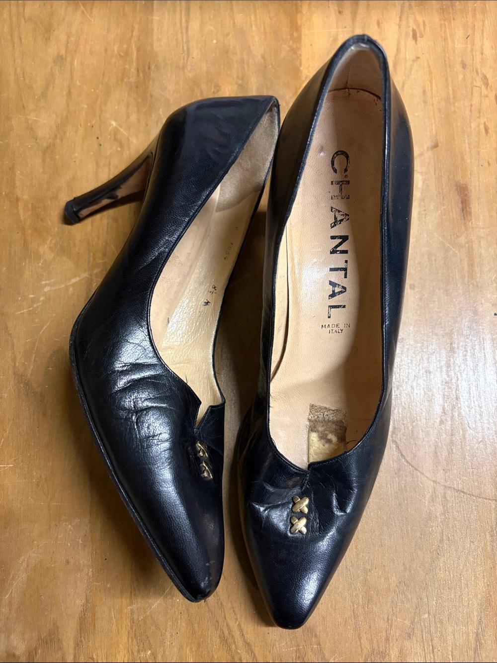Vintage Black Leather Pointed Toe Pumps with Gold Accent